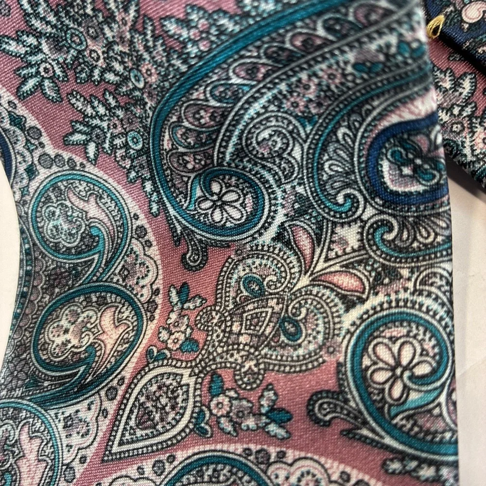 Preppy Business VTG Wembley Starshine Prints Tie Pink Blue Paisley 3.5x56 Inches